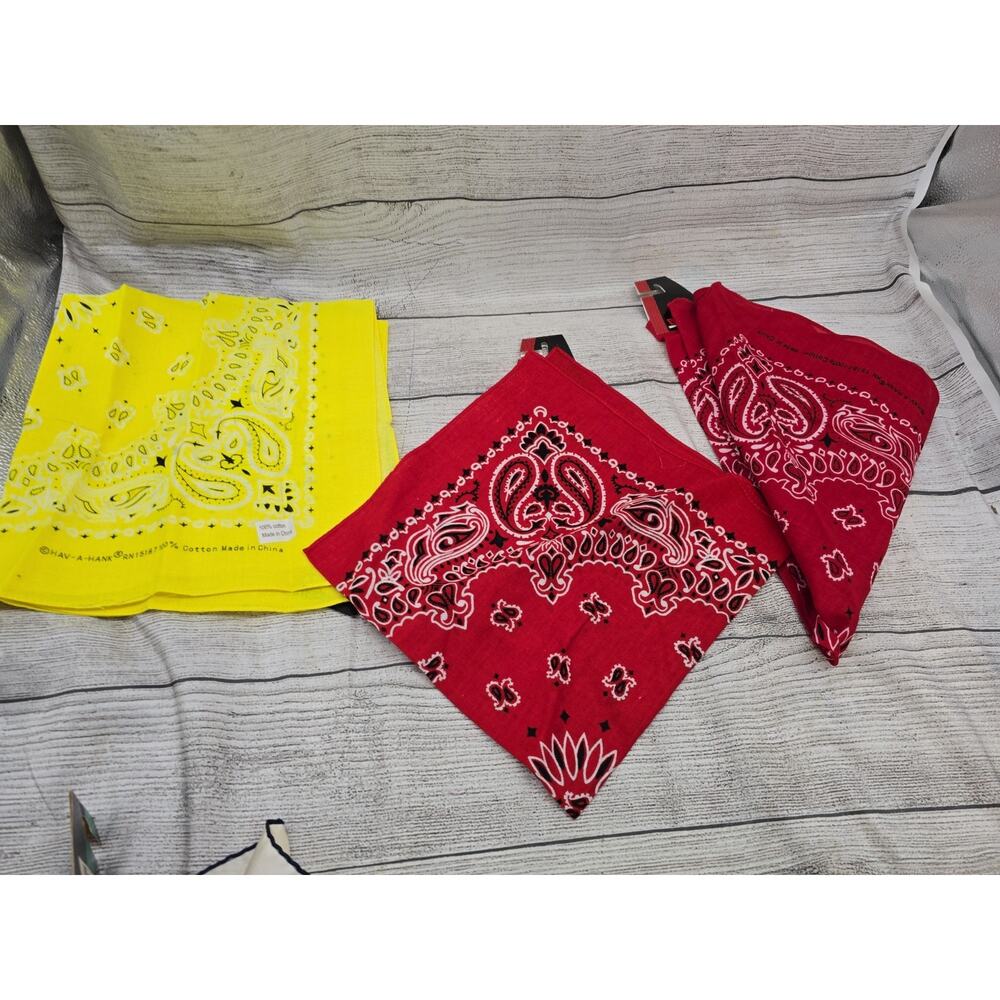 Three Bandanas Hav-A-Hank Red, Yellow Paisley Handkerchief Scarf 15187 Cotton